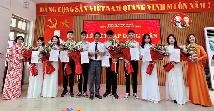 Đảng bộ xã Đại Thanh đẩy mạnh ươm mầm “hạt giống đỏ” trong trường trung học phổ thông