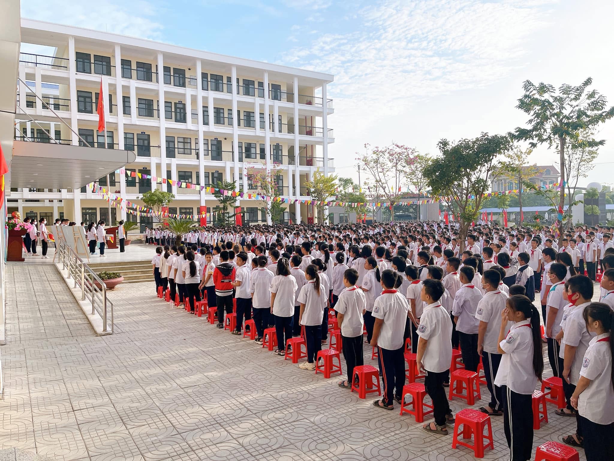 Trường THCS  Vương Thừa Vũ