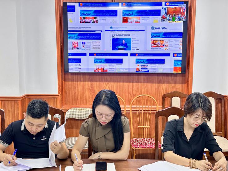 XÃ ĐẠI THANH THAM DỰ LỄ RA MẮT CỔNG THÔNG TIN ĐIỆN TỬ THÀNH PHỐ VÀ CÁC TRANG THÔNG TIN ĐIỆN TỬ THÀNH PHẦN- Ảnh 2.