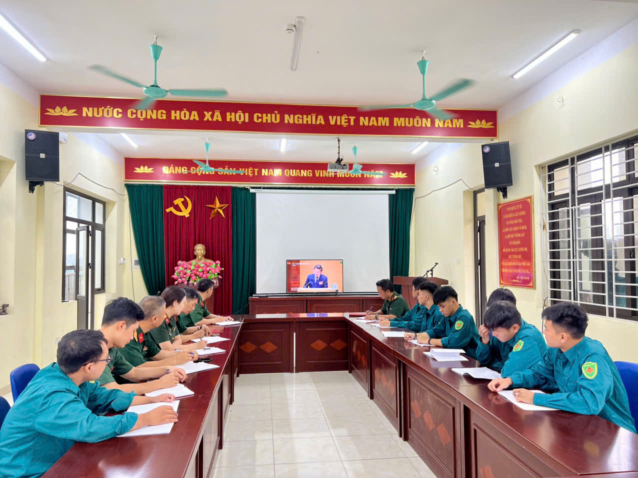 Xã Đại Thanh tham dự Hội nghị toàn quốc nghiên cứu, học tập, quán triệt và triển khai thực hiện Nghị quyết Hội nghị lần thứ ba Ban Chấp hành Trung ương Đảng khoá XIV.- Ảnh 10.