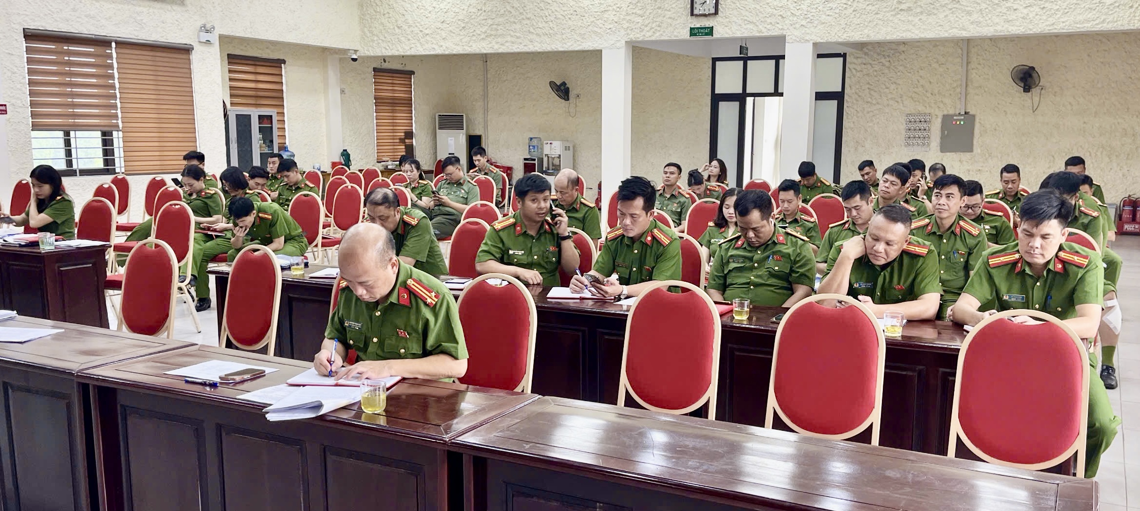 Xã Đại Thanh tham dự Hội nghị toàn quốc nghiên cứu, học tập, quán triệt và triển khai thực hiện Nghị quyết Hội nghị lần thứ ba Ban Chấp hành Trung ương Đảng khoá XIV.- Ảnh 8.