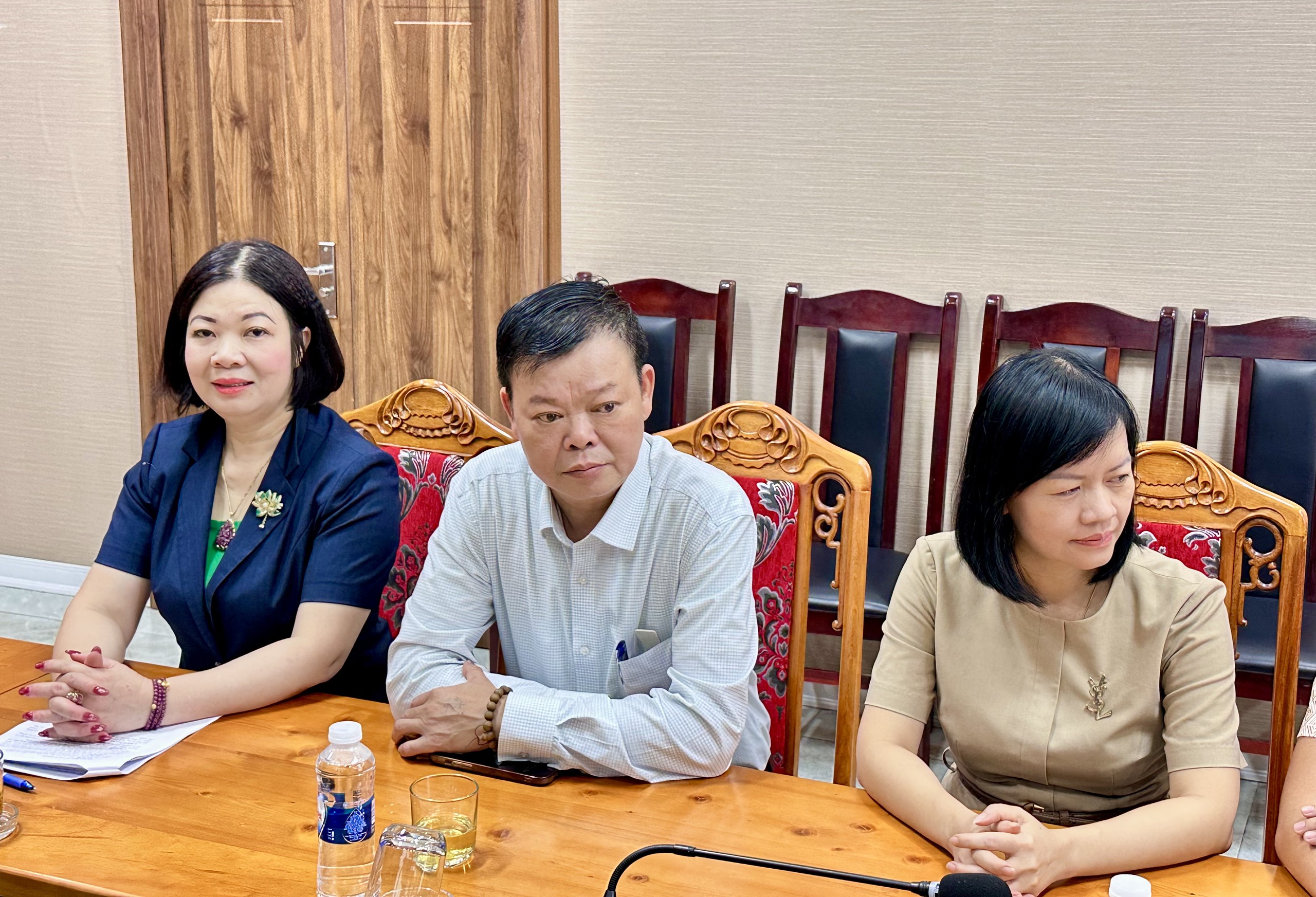 Xã Đại Thanh tham dự Hội nghị toàn quốc nghiên cứu, học tập, quán triệt và triển khai thực hiện Nghị quyết Hội nghị lần thứ ba Ban Chấp hành Trung ương Đảng khoá XIV.- Ảnh 2.