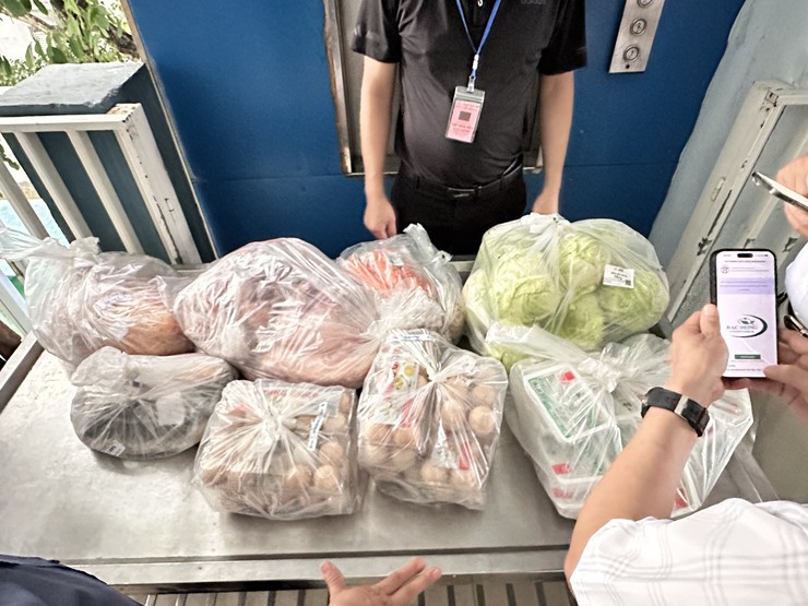 XÃ ĐẠI THANH KIỂM TRA ĐỘT XUẤT BỮA ĂN BÁN TRÚ TẠI CÁC TRƯỜNG HỌC - Ảnh 7.