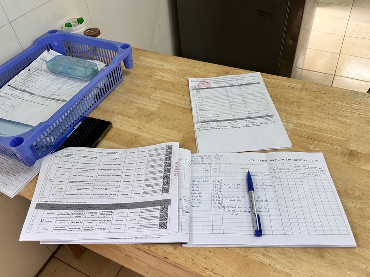 XÃ ĐẠI THANH KIỂM TRA ĐỘT XUẤT BỮA ĂN BÁN TRÚ TẠI CÁC TRƯỜNG HỌC - Ảnh 9.